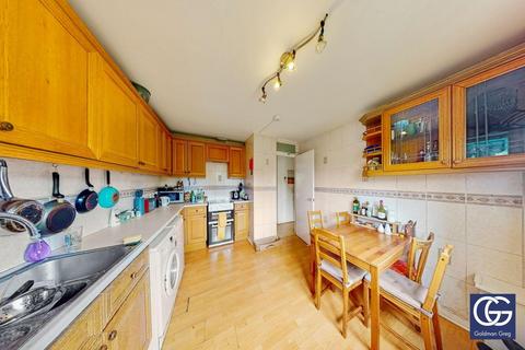 3 bedroom apartment to rent, Treaty Street, London, N1