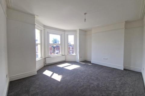 2 bedroom flat to rent, Craven Park, Harlesden, London