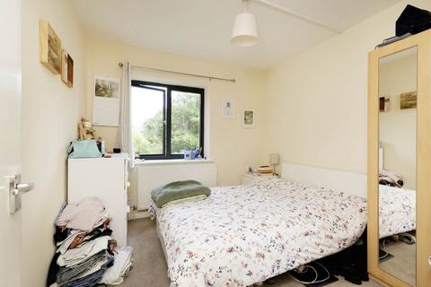 3 bedroom flat to rent, NW2