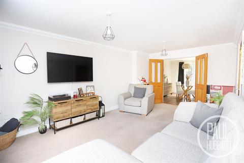 8 Applewood Close, Carlton Colville, Lowestoft, NR33 8FD