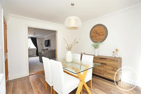 8 Applewood Close, Carlton Colville, Lowestoft, NR33 8FD