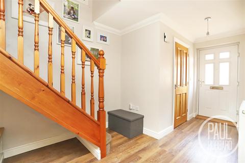 8 Applewood Close, Carlton Colville, Lowestoft, NR33 8FD