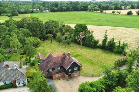 5 bedroom detached house to rent, Rectory Road, Padworth Common, Reading, Berkshire, RG7