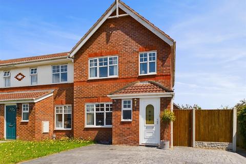 3 bedroom mews for sale, Carden Park Way, Wrexham