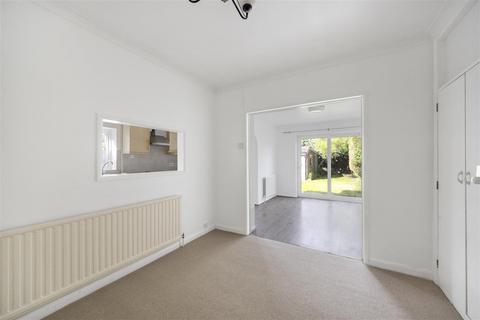 3 bedroom house to rent, Whitemore Road, Guildford GU1