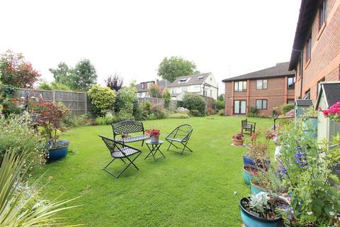 1 bedroom retirement property for sale, Regency Court, Park Avenue, Enfield, EN1