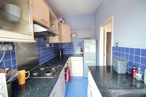 2 bedroom flat to rent, Gateley Road, Brixton SW9