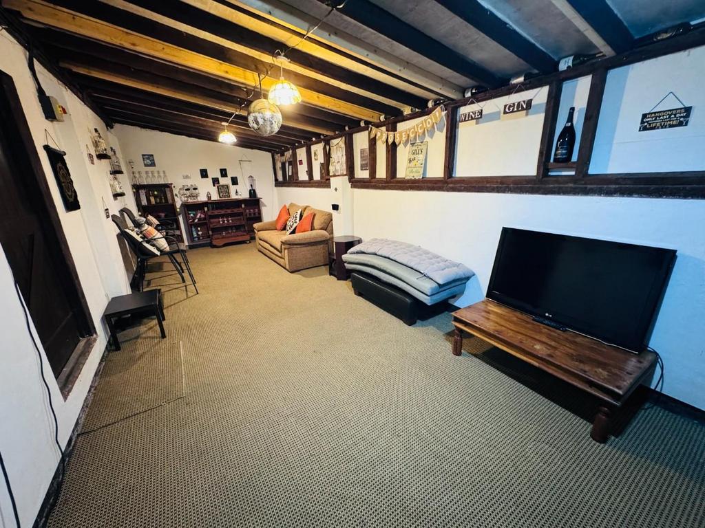 External entertainment room