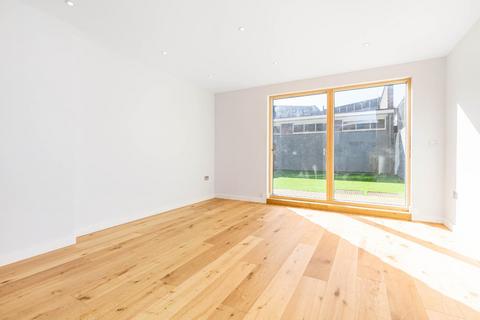 3 bedroom flat for sale, Stepney Way, London, E1