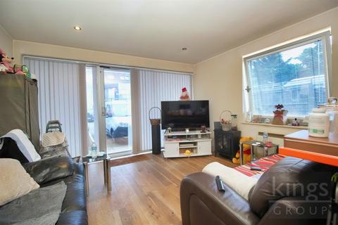2 bedroom flat for sale, Chapman Courtyard, Turners Hill, Cheshunt, Waltham Cross