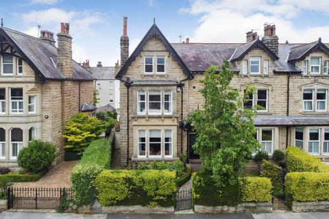 5 bedroom end of terrace house for sale, Park Drive, Harrogate, HG2 9AX