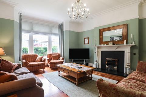 5 bedroom end of terrace house for sale, Park Drive, Harrogate, HG2 9AX