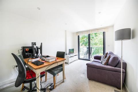 1 bedroom apartment for sale, Metropolitan Court, London, NW2