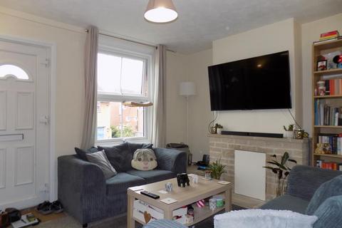 2 bedroom semi-detached house to rent, Trinity Road, Halstead CO9