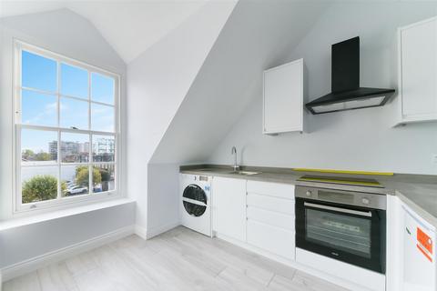 1 bedroom flat to rent, Kingston Road, Wimbledon SW19