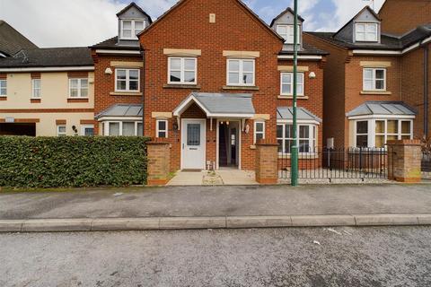 4 bedroom terraced house to rent, Wharf Lane, Solihull B91