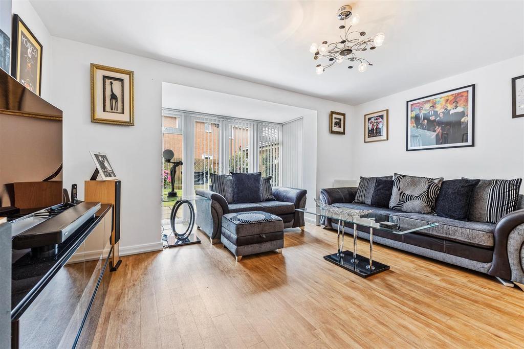 22 Willinson Crescent Web 12.jpg
