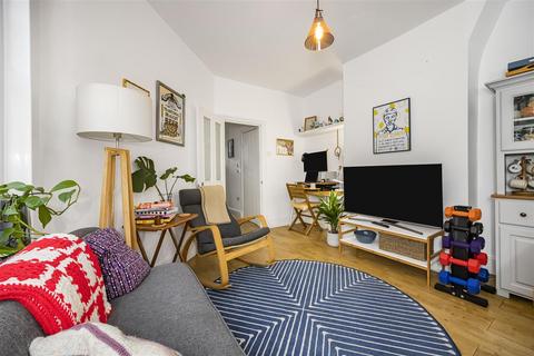 2 bedroom flat for sale, Lawton Road, London E10