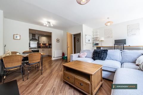 2 bedroom house to rent, Glengall Road, NW6