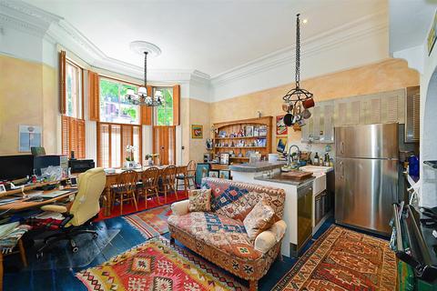 3 bedroom apartment for sale, Sutherland Avenue, London, W9