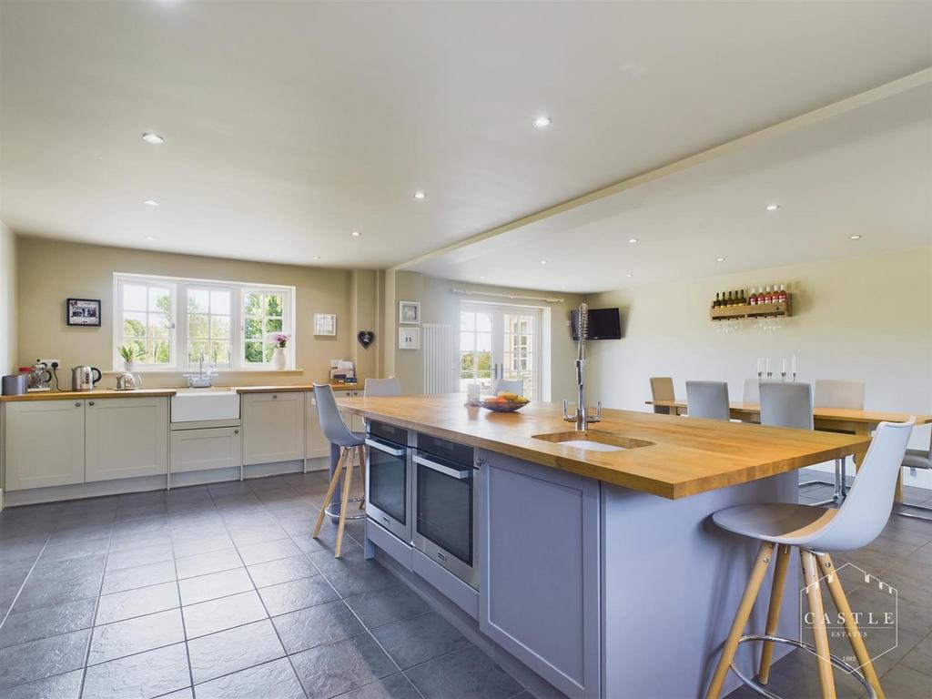 Open plan dining kitchen