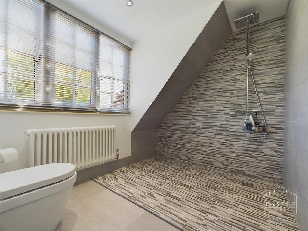 Ensuite shower room