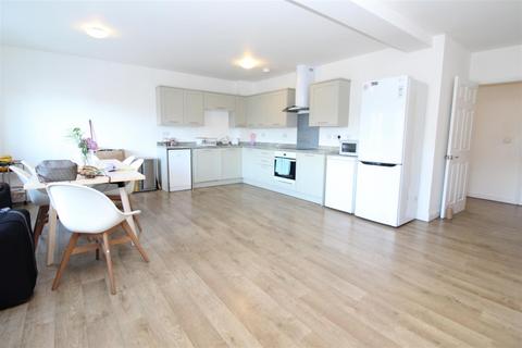 3 bedroom apartment to rent, High Street, London Colney, St. Albans