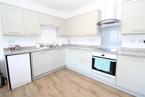 3 bedroom apartment to rent, High Street, London Colney, St. Albans