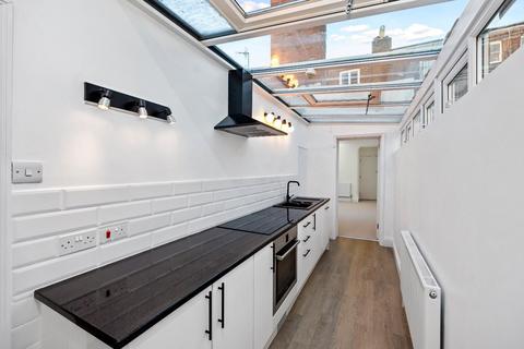 3 bedroom flat for sale, Brunswick Terrace, Hove