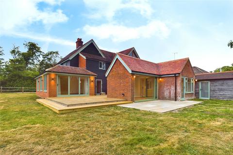 5 bedroom detached house to rent, Rectory Road, Padworth Common, Reading, Berkshire, RG7