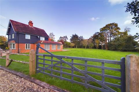 5 bedroom detached house to rent, Rectory Road, Padworth Common, Reading, Berkshire, RG7