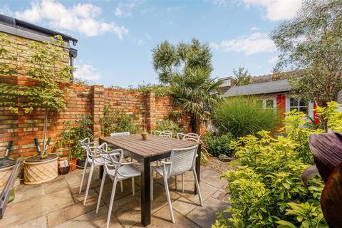 23 Cranmer Avenue, London, W13 9SH