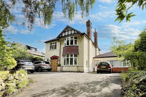 5 bedroom detached house to rent, Brooklands Road, Sale