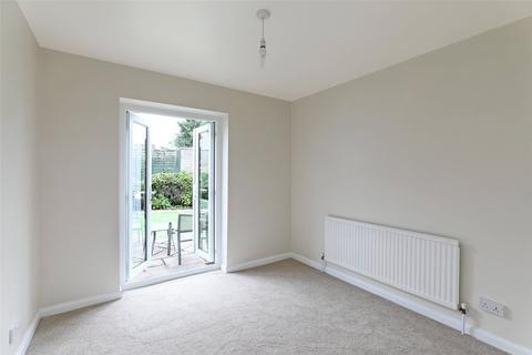 2 bedroom bungalow for sale, Hopefield Court, East Ardsley, Wakefield, West Yorkshire, WF3