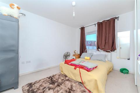 3 bedroom apartment for sale, Salisbury Road, Southall UB2