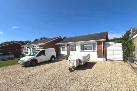 2 bedroom semi-detached bungalow for sale, Hefford Road, East Cowes
