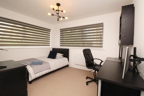 2 bedroom flat to rent, Elstree Way, Borehamwood