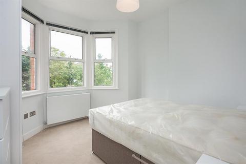 2 bedroom flat to rent, Kings Road, Kensal Green