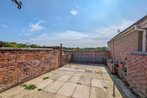 2 bedroom end of terrace house for sale, Westleigh Lane, Leigh