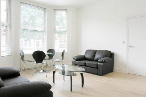 2 bedroom flat to rent, Minster Road, West Hampstead