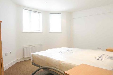 2 bedroom flat to rent, Minster Road, West Hampstead