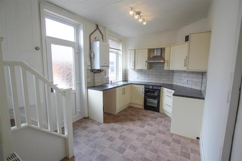 3 bedroom terraced house to rent, Tufton Street, Silsden