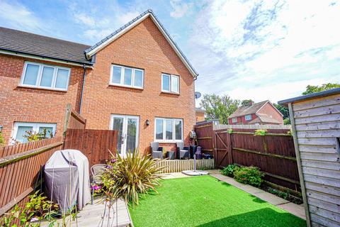 4 bedroom end of terrace house for sale, Woodlands Way, Hastings