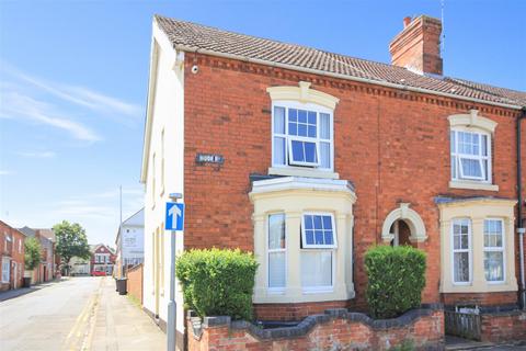 3 bedroom end of terrace house for sale, Station Road, Rushden NN10