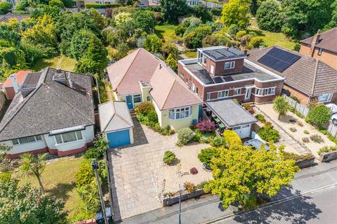 3 bedroom bungalow for sale, Hengistbury Road, Bournemouth BH6