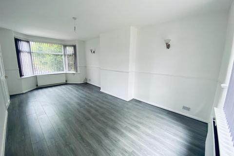 3 bedroom semi-detached house to rent, Light Oaks Road, Salford M6