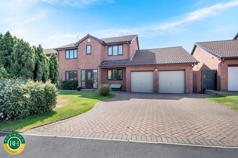 4 bedroom detached house for sale, Riding Close, Bessecarr, Doncaster