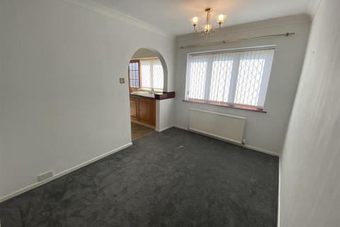 3 bedroom semi-detached house to rent, Brookfield Close, Stockport SK1