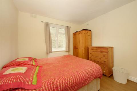 1 bedroom apartment to rent, Churchfield Road, W3