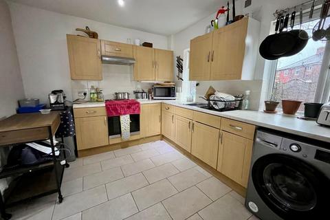 3 bedroom semi-detached house to rent, Sefton Street, Manchester M26